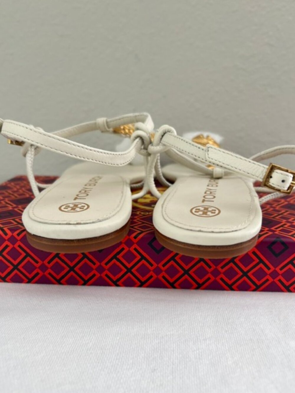 Tory Burch Womens Leather Capri Fish Ankle Buckled Sandals New Lvory - Picture 5 of 10